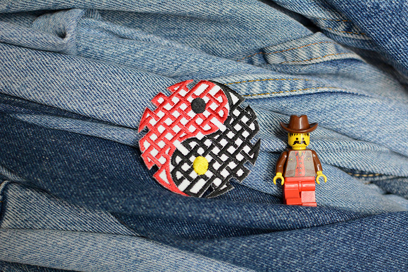 Red / Black Weave Ying Yang Iron-On Patch 0109