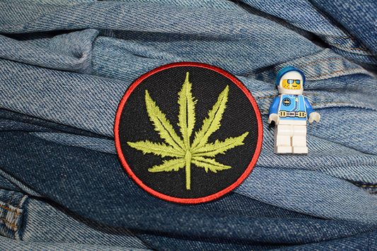 Marijuana Leaf Red Cirlce Iron-On Patch 0147