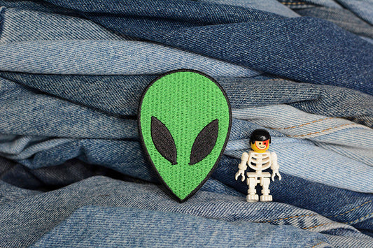 Green Alien Head Iron-On Patch 0081